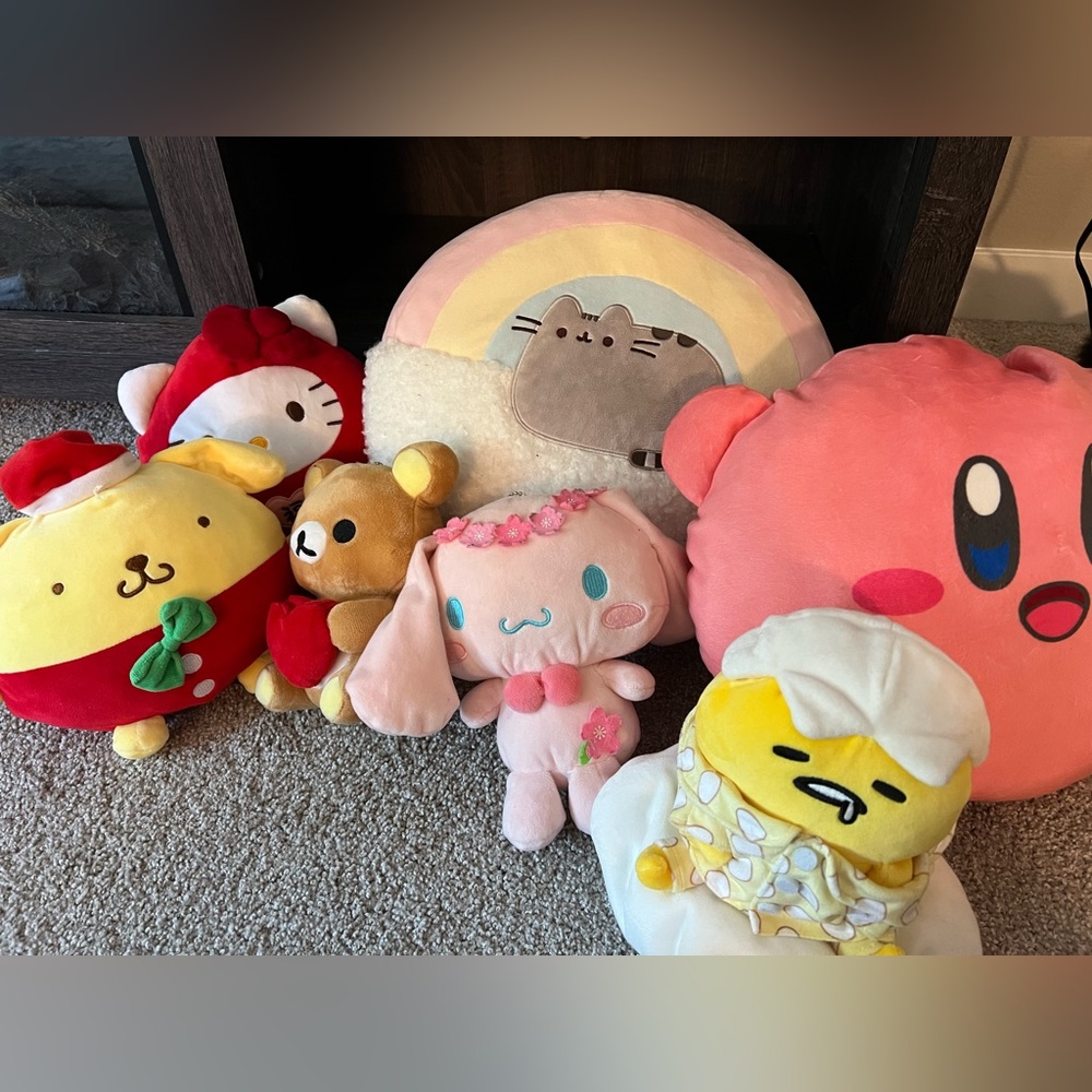 Bundle of Sanrio/Pusheen plushies